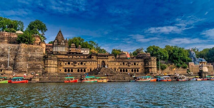 Maheshwar Pilgrimage Guide: Temples, Ghats & Yatra